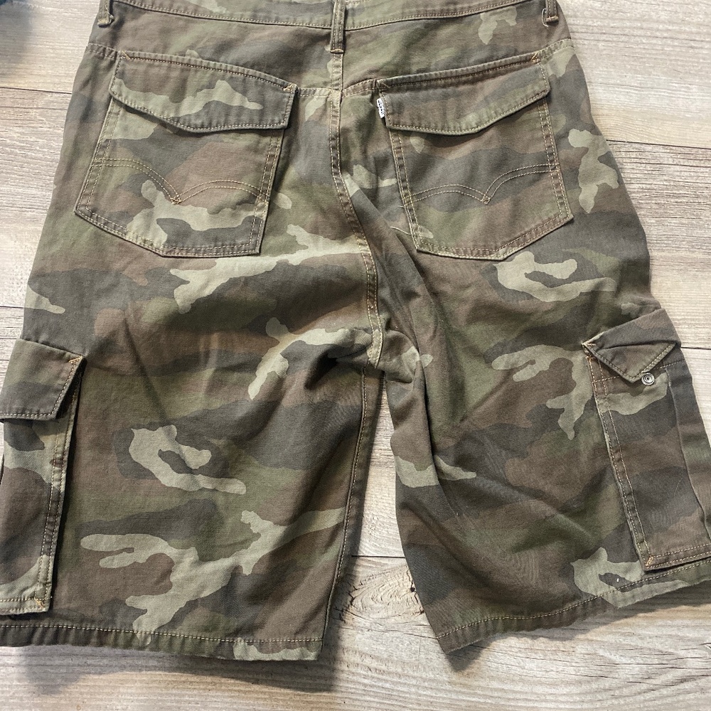 Men’s size Levi’s 34 cargo